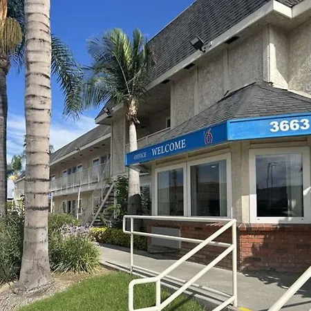 Studio 6 Suites - Riverside, Ca South